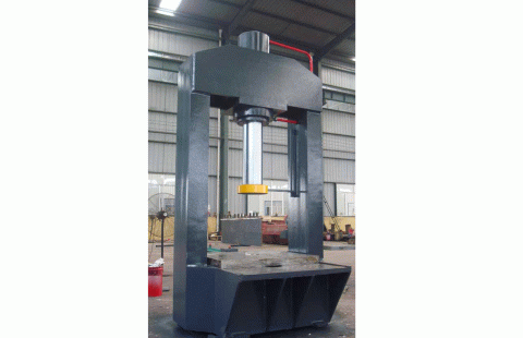100T龍門液壓機(jī)